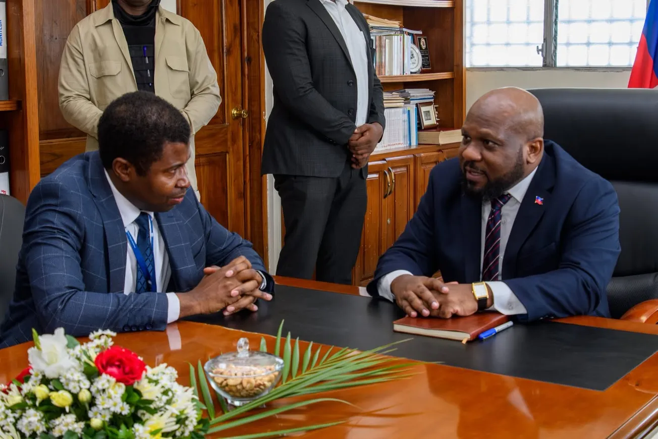 Smith Augustin visite l'UEH et reçoit une demande de budget de 8 milliards de gourdes