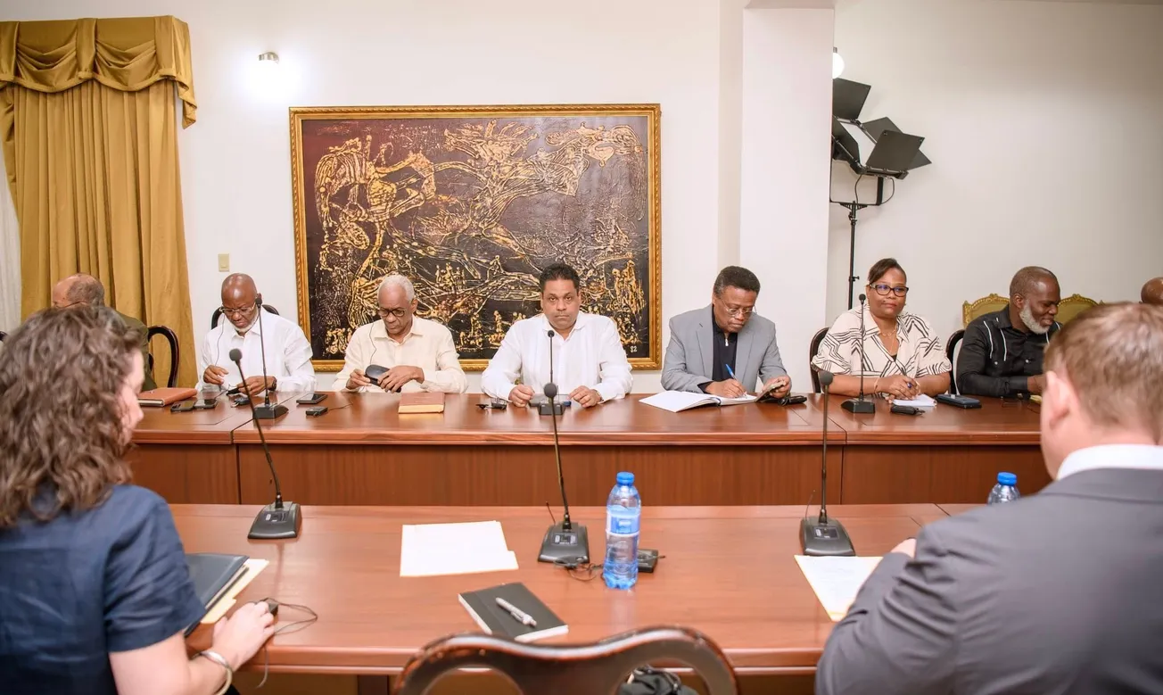 Le CPT et Wooster discutent de la « planification du fonctionnement » de la Force de suppression des gangs