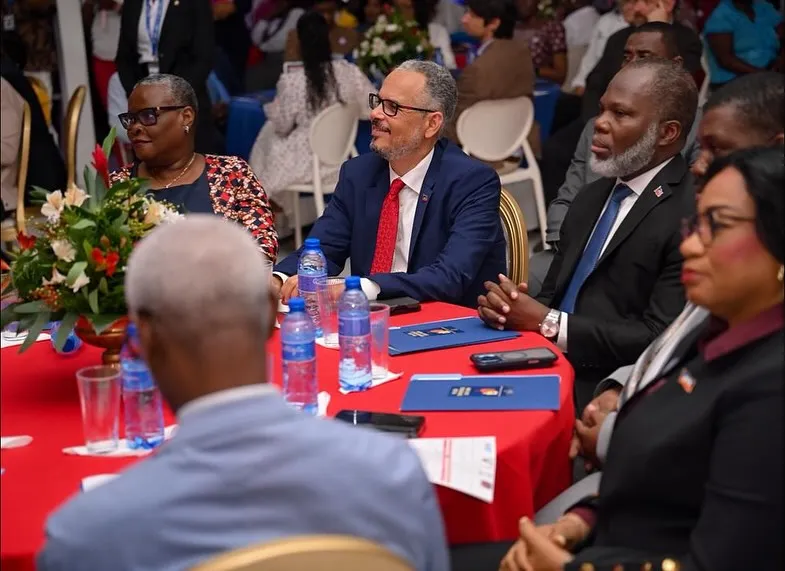 Le Premier ministre Fils-Aimé lance une campagne pour la participation des femmes aux élections